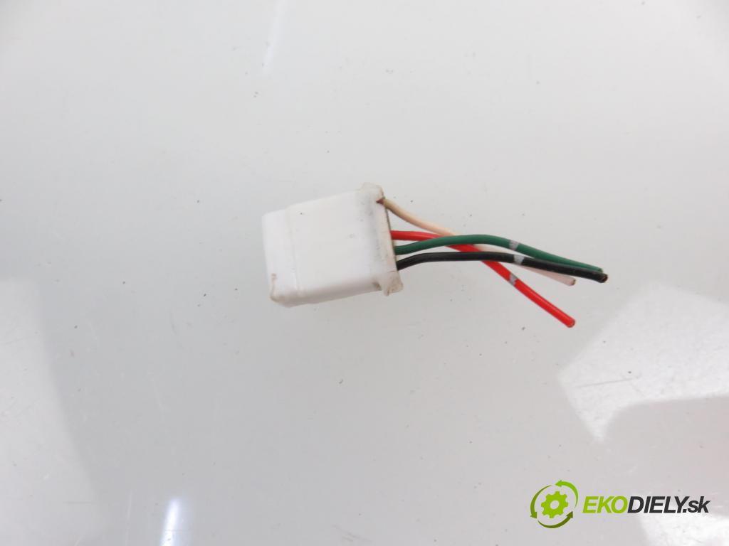 TOYOTA RAV 4 I (_A1_) SUV 1996 1998,00 Czujniki ESP 1998,00 snímač ESP 8944120050;4991000250