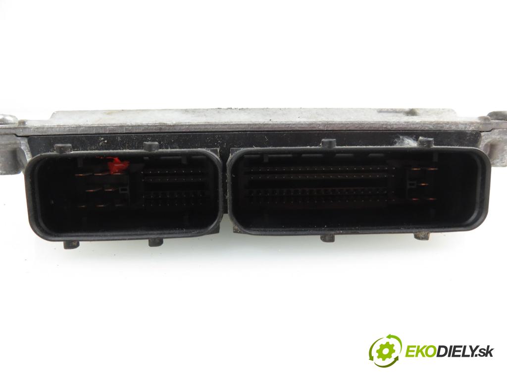 VW POLO (9N_) HB 2002 1198,00 Sterowniki silnika 1198,00 Riadiaca jednotka Motor 03D906032C;5WP40124