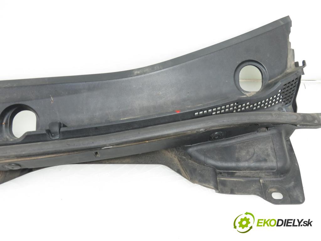 MAZDA CX-7 (ER) SUV 2007 2261,00 Podszybia 2261,00 Torpédo, plast pod čelné okno EH10507S1LH (Torpéda)