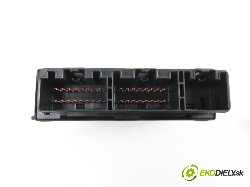 FORD FOCUS Turnier (DNW) KOMBI 2001 1753,00 Moduły komfortu 1753,00 MODUL komfortu 98AG15K600DE;5WK47230E