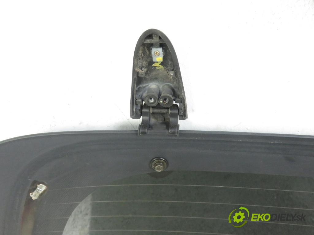 HYUNDAI SANTA FÉ I (SM) SUV 2004 107,00 2.0 CRDi 4x4 145 - D4EA-F 1991,00 Okno zadné kapota