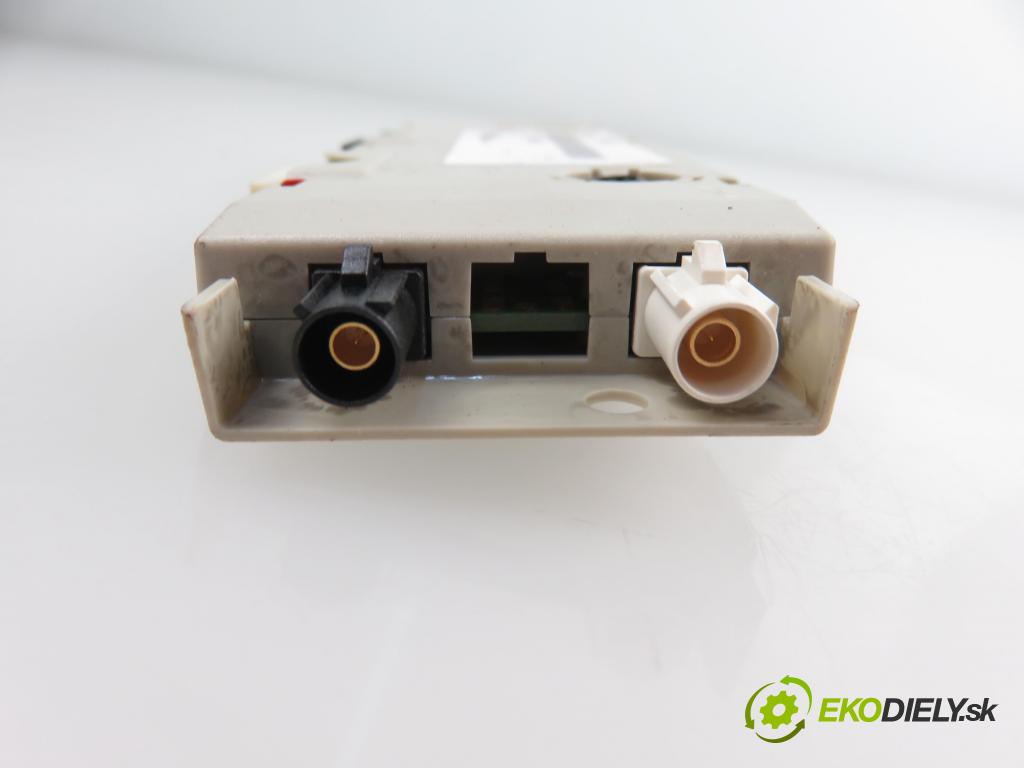 MINI MINI CLUBMAN (R55) KOMBI 2011 1598,00 Wzmacniacze 1598,00 Zosilňovač Antenní: 3428336 (Zosilňovače)