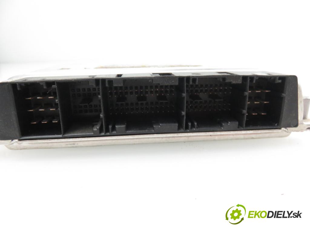 TOYOTA YARIS (_P1_) HB 2003 1364,00 Sterowniki silnika 1364,00 Riadiaca jednotka Motor 0281011126;8966152890