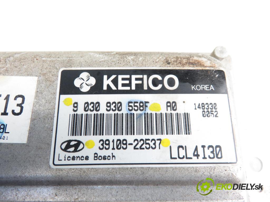 HYUNDAI ACCENT II (LC) LIFTBACK 2004 1341,00 Sterowniki silnika 1341,00 Riadiaca jednotka Motor 9030930558F; 3910922537