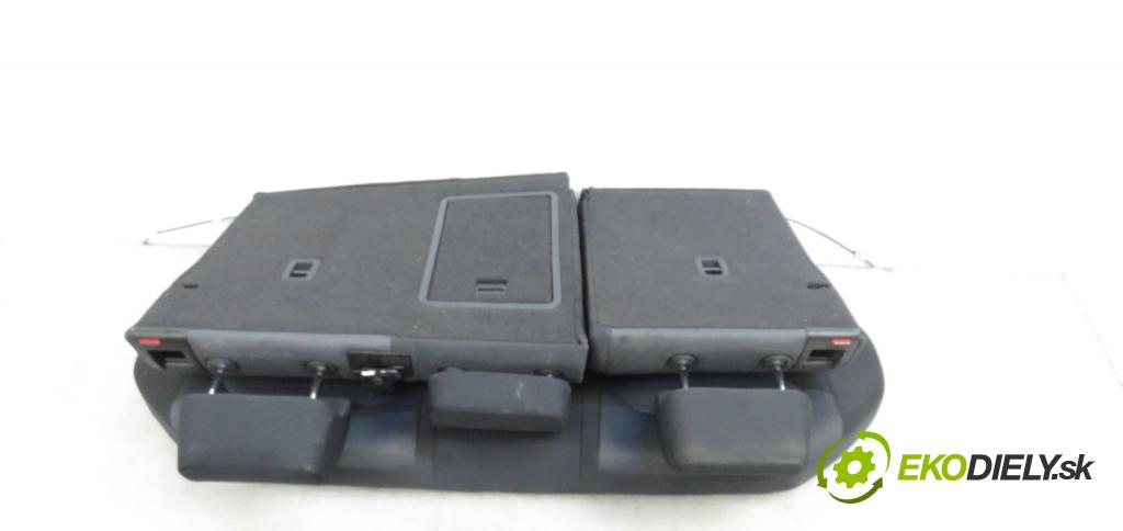 VW PASSAT B7 (362) SEDAN 2011 1390,00 Fotele, kanapy 1390,00 Sedadlá, sedačky 3C8881105AD