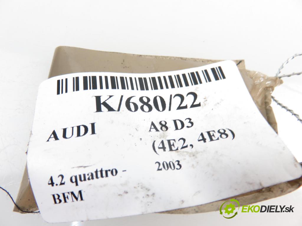 AUDI A8 D3 (4E2, 4E8) SEDAN 2003 4172,00 Panele sterowania, przełączniki 4172,00 palubná doska 4E0953551