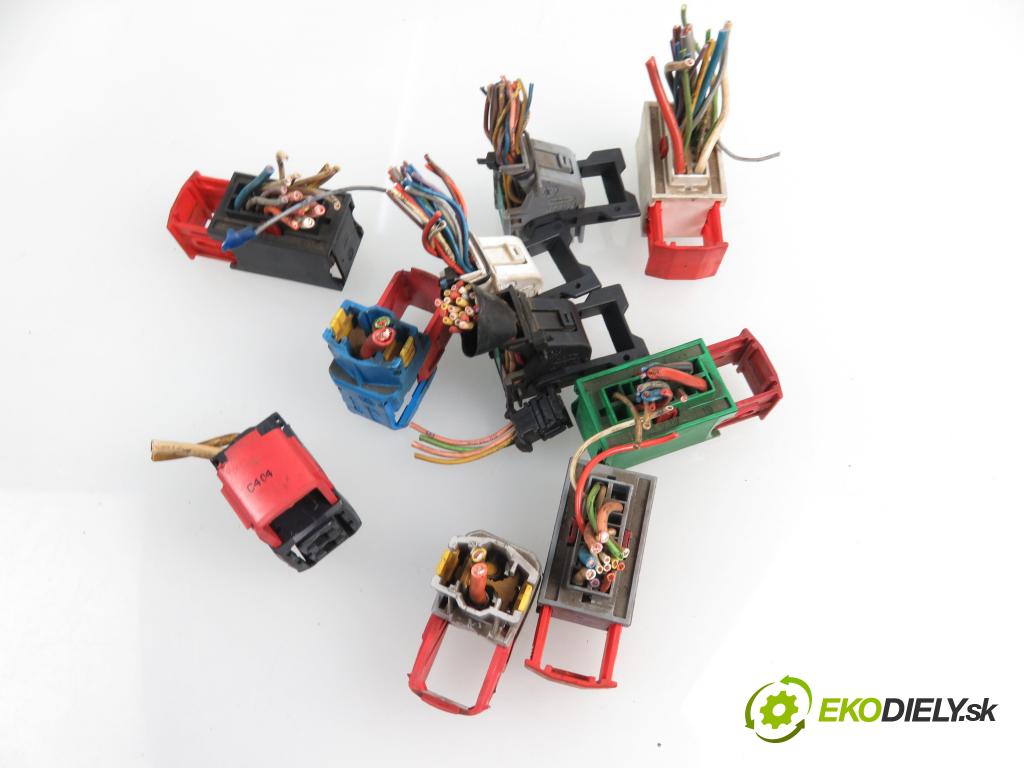 PEUGEOT 607 (9D, 9U) SEDAN 2004 2179,00 Skrzynki bezpieczników 2179,00 MODUL BSI 9654696080