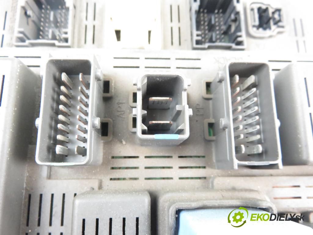 PEUGEOT 607 (9D, 9U) SEDAN 2004 2179,00 Skrzynki bezpieczników 2179,00 MODUL BSI 9654696080