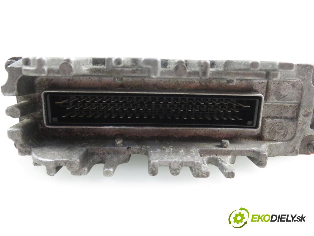RENAULT LAGUNA I Grandtour (K56_) KOMBI 2001 1870,00 Sterowniki silnika 1870,00 Riadiaca jednotka Motor 0281001766;7700114354