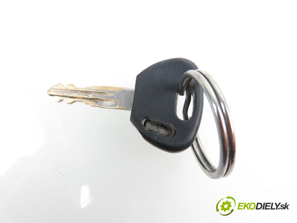 PEUGEOT PARTNER Combispace (5F) KOMBIVAN 1999 1361,00 Stacyjki 1361,00 spinačka  (Spínacie skrinky a kľúče)