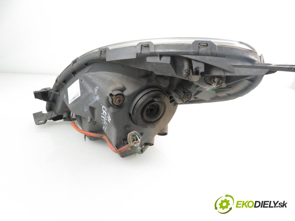 TOYOTA YARIS VERSO (_P2_) MINIVAN 2003 1497,00 Lampy przednie 1497,00 Svetlo PP