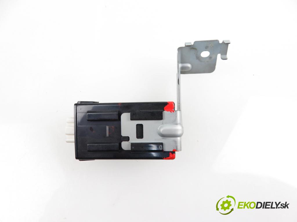 MAZDA CX-7 (ER) SUV 2007 2261,00 Moduły komfortu 2261,00 MODUL komfortu EH14675R0