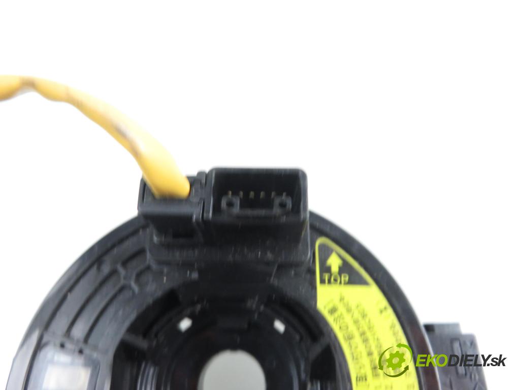 TOYOTA COROLLA Verso (_E12_) MINIVAN 2002 99,00 1.8 VVT-i 135 (ZZE122_) - 1ZZ-FE 1794,00 PÁSKA: air BAG