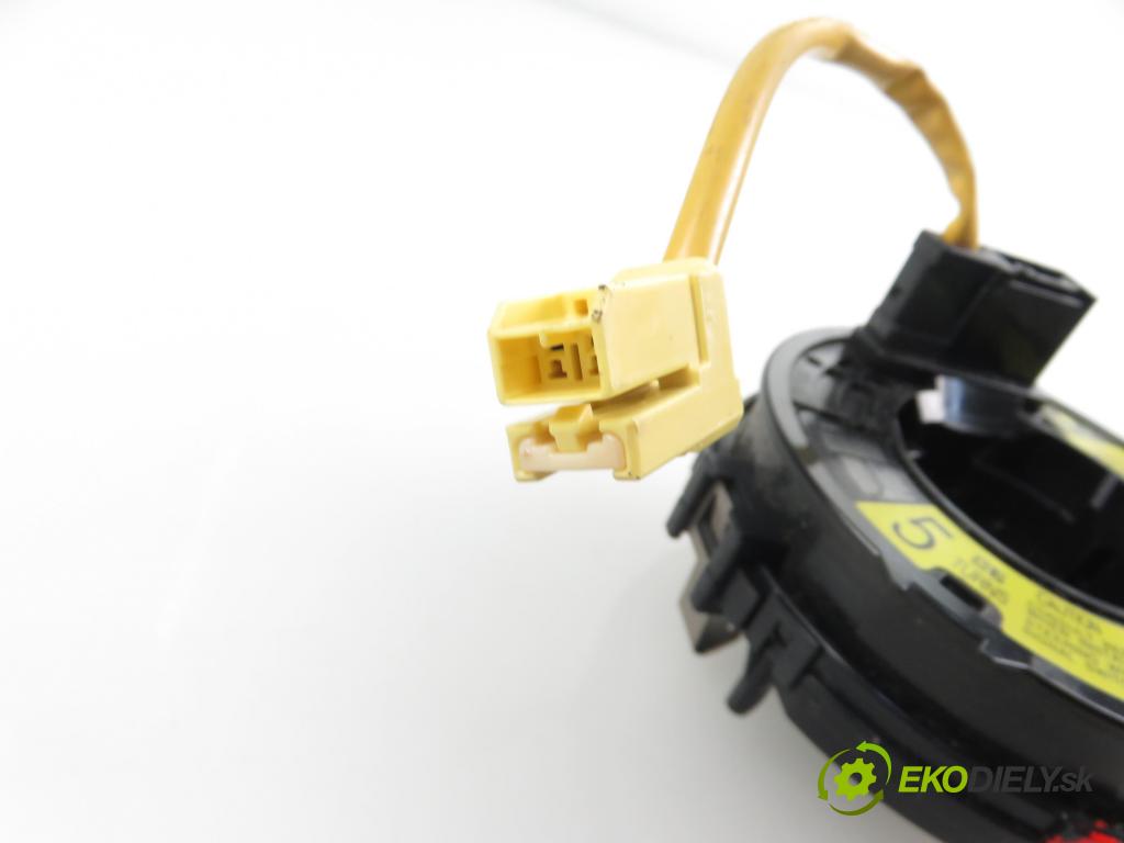 TOYOTA COROLLA Verso (_E12_) MINIVAN 2002 99,00 1.8 VVT-i 135 (ZZE122_) - 1ZZ-FE 1794,00 PÁSKA: air BAG