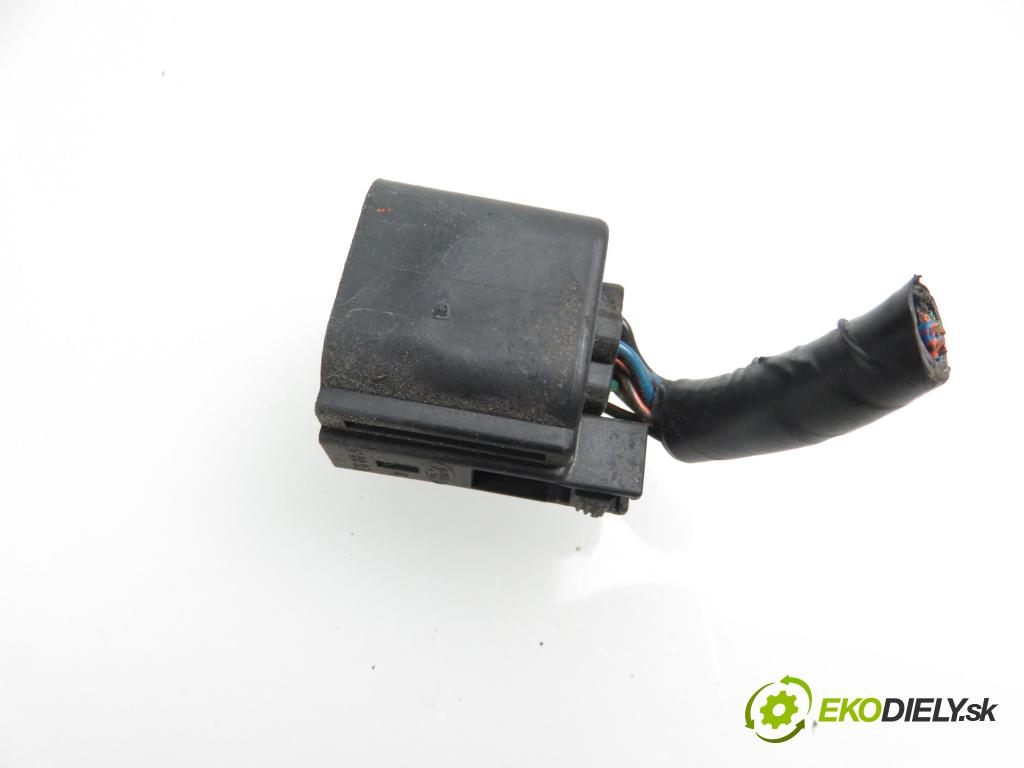 FORD MONDEO III Turnier (BWY) KOMBI 2002 1998,00 Lampy przednie 1998,00 Svetlo PP 0301174202;S7113005AJ