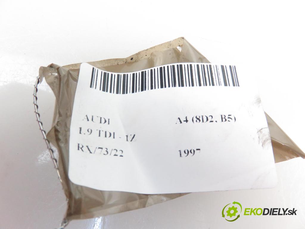 AUDI A4 (8D2, B5) SEDAN 1997 1896,00 Osłony przeciwsłoneczne 1896,00 Roleta okna 8D5861325A (Ostatné)