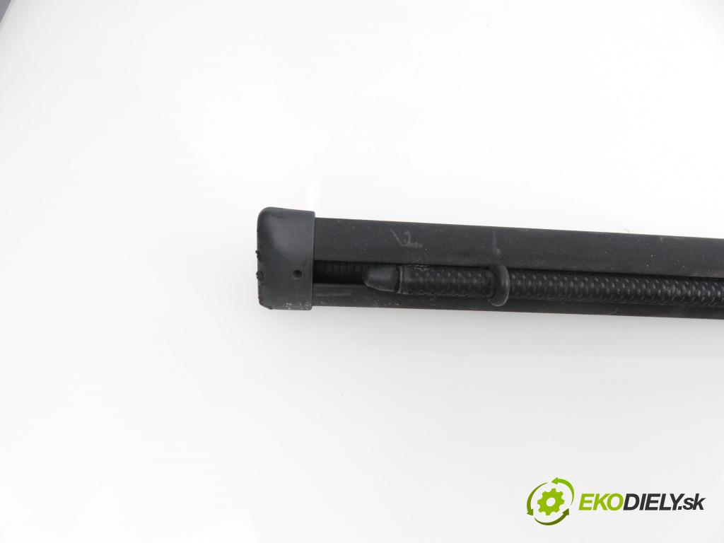 AUDI A4 (8D2, B5) SEDAN 1997 1896,00 Osłony przeciwsłoneczne 1896,00 Roleta okna 8D5861325A (Ostatné)