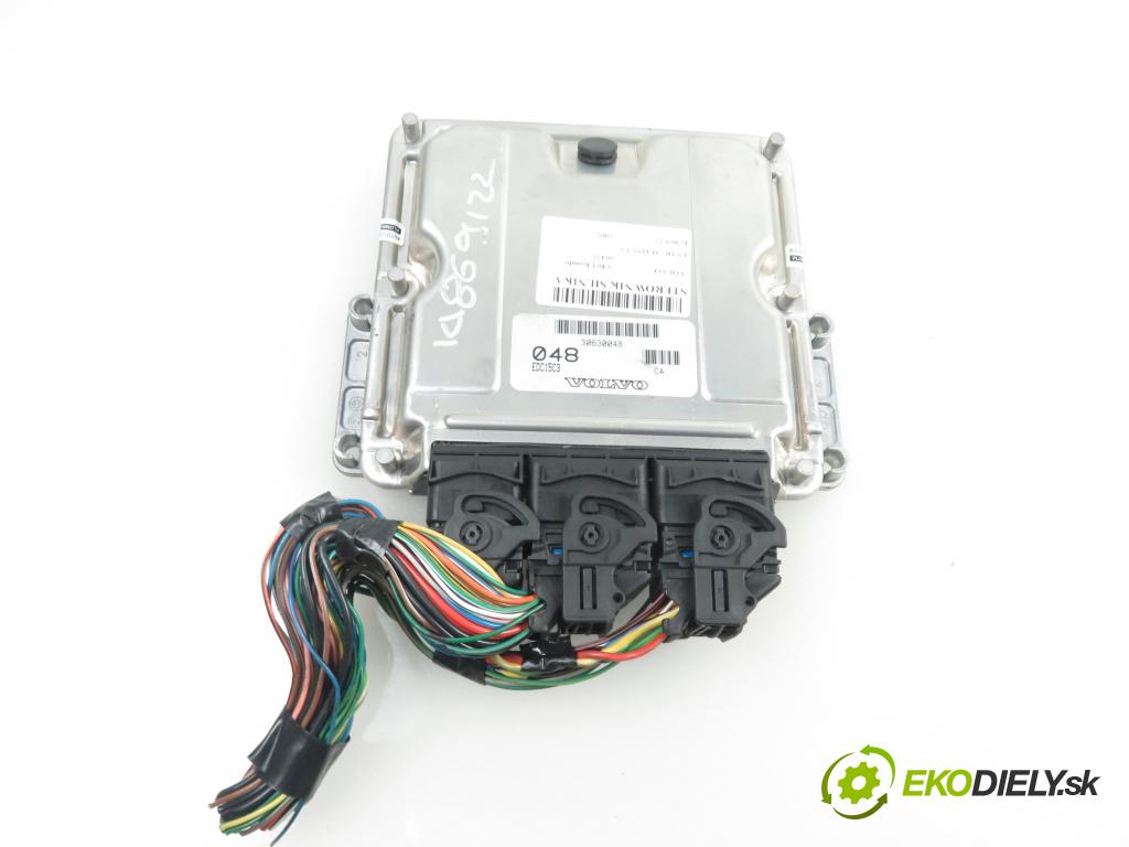 VOLVO V40 Kombi (645) KOMBI 2002 1870,00 Sterowniki silnika 1870,00 Riadiaca jednotka Motor 0281010441;8200065996