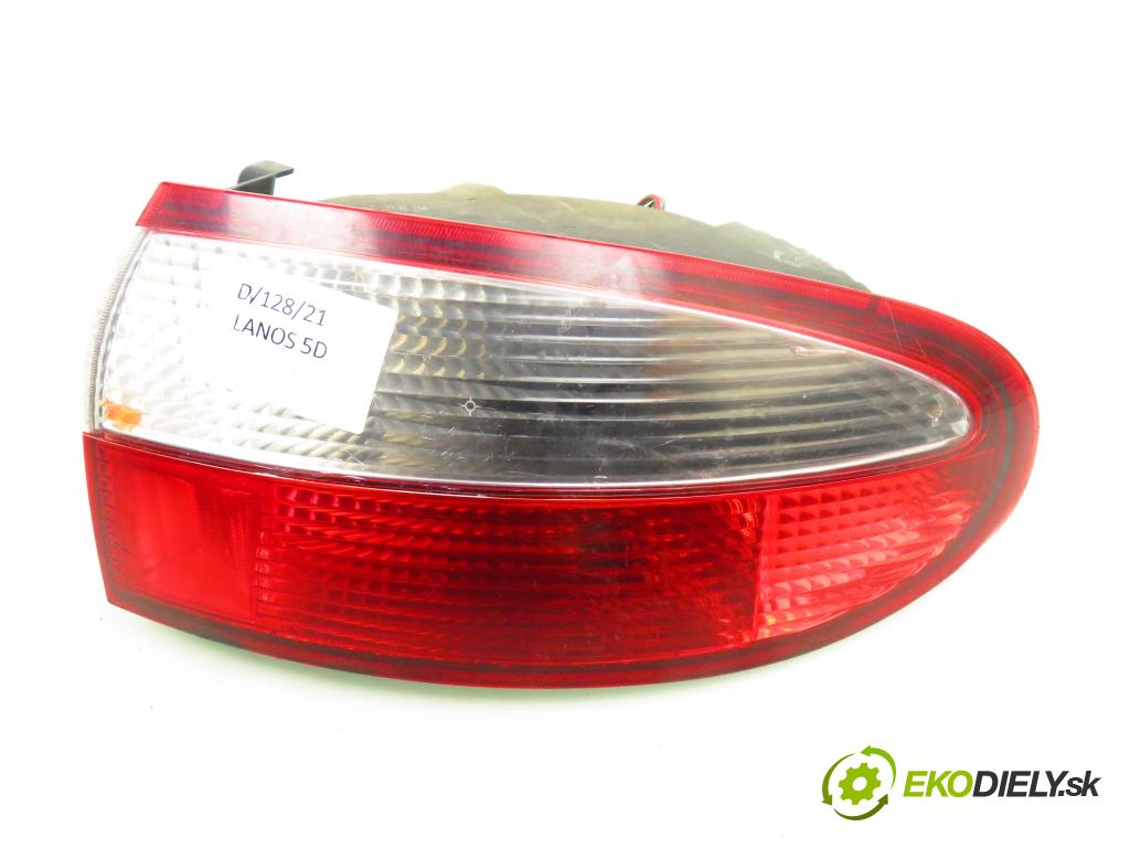 DAEWOO LANOS (KLAT) HB 2000 1349,00 Lampy tylne 1349,00 Svetlo pravé zadné