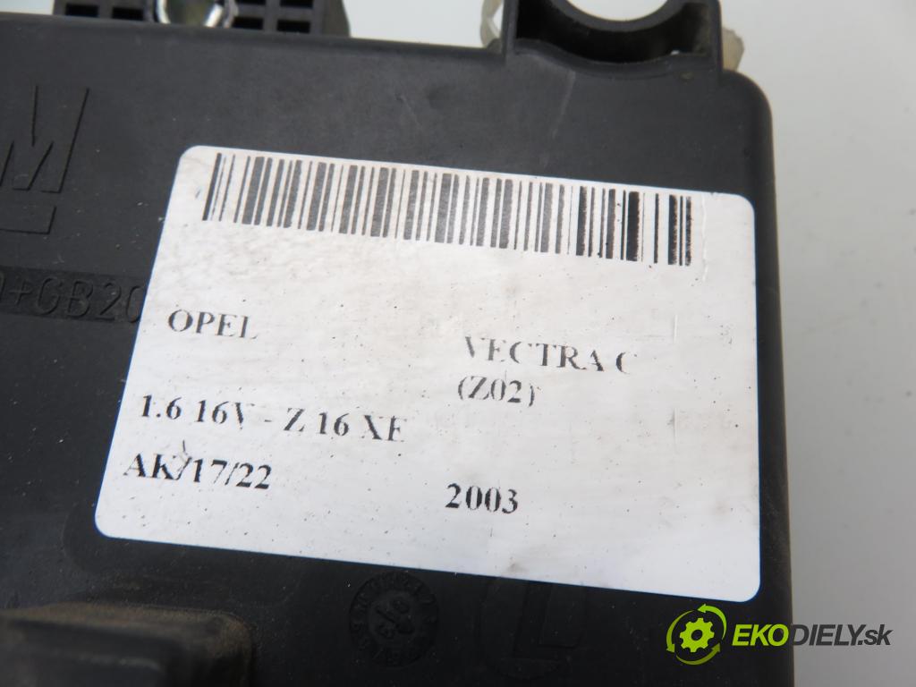 OPEL VECTRA C (Z02) SEDAN 2003 1598,00 Skrzynki bezpieczników 1598,00 MODUL BSI 13144708