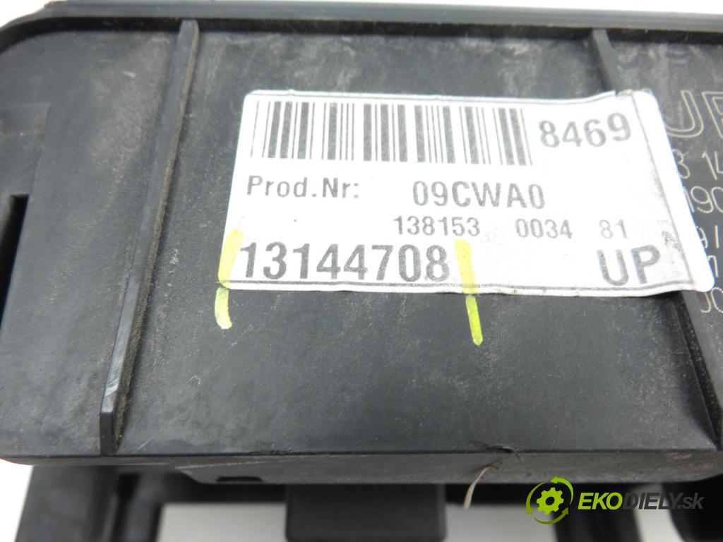 OPEL VECTRA C (Z02) SEDAN 2003 1598,00 Skrzynki bezpieczników 1598,00 MODUL BSI 13144708
