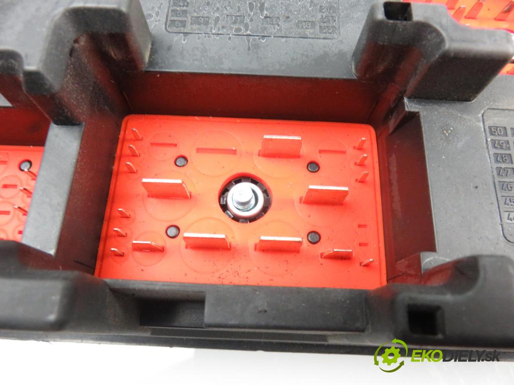 OPEL VECTRA C (Z02) SEDAN 2003 1598,00 Skrzynki bezpieczników 1598,00 MODUL BSI 13144708