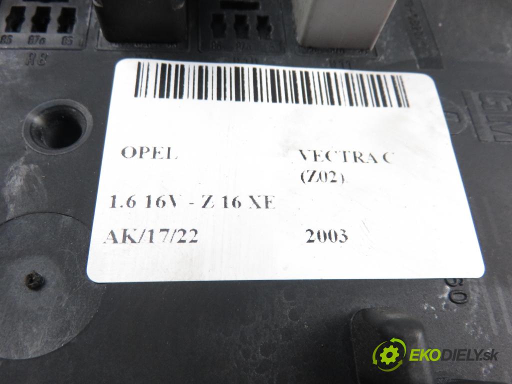 OPEL VECTRA C (Z02) SEDAN 2003 1598,00 Skrzynki bezpieczników 1598,00 MODUL BSI 13142520