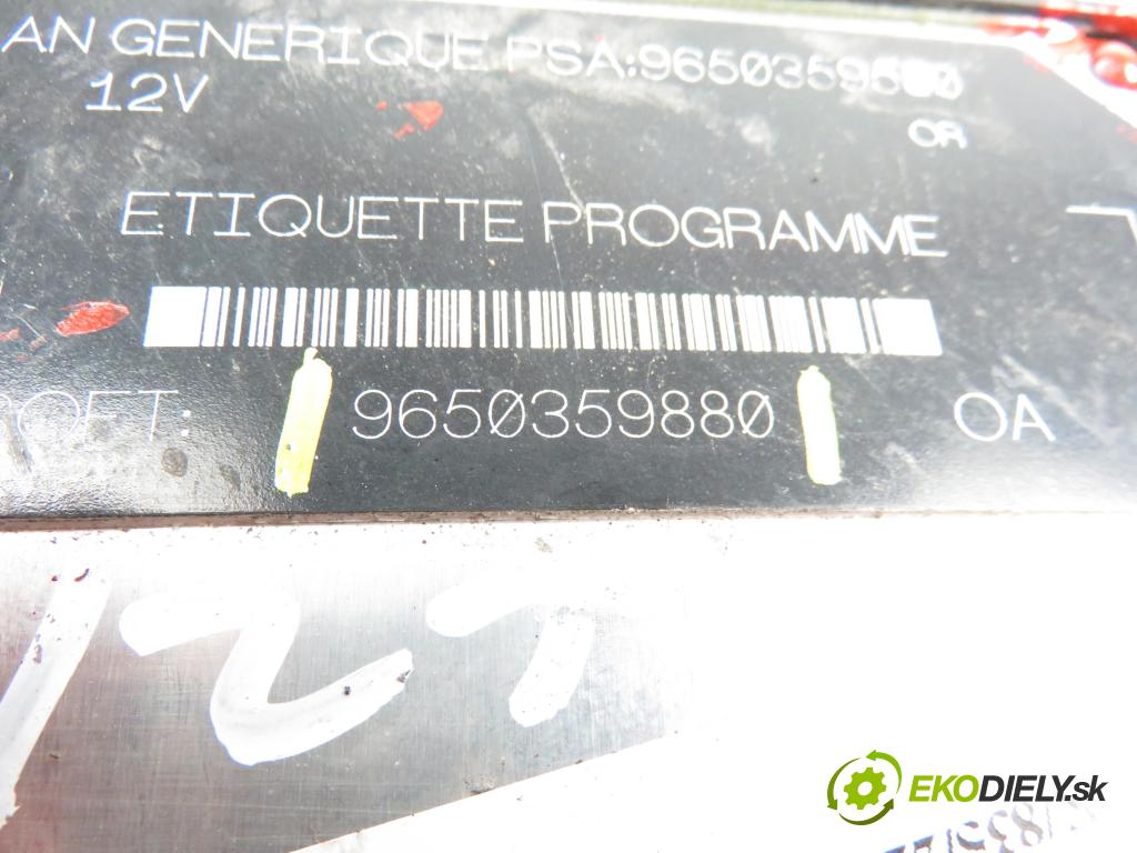 PEUGEOT 206 liftback (2A/C) HB 2003 1868,00 Sterowniki silnika 1868,00 Riadiaca jednotka Motor 9650359880;9650359880;R04080030E