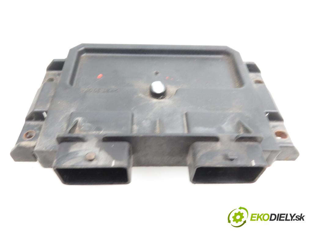 PEUGEOT 206 liftback (2A/C) HB 2003 1868,00 Sterowniki silnika 1868,00 Riadiaca jednotka Motor 9650359880;9650359880;R04080030E