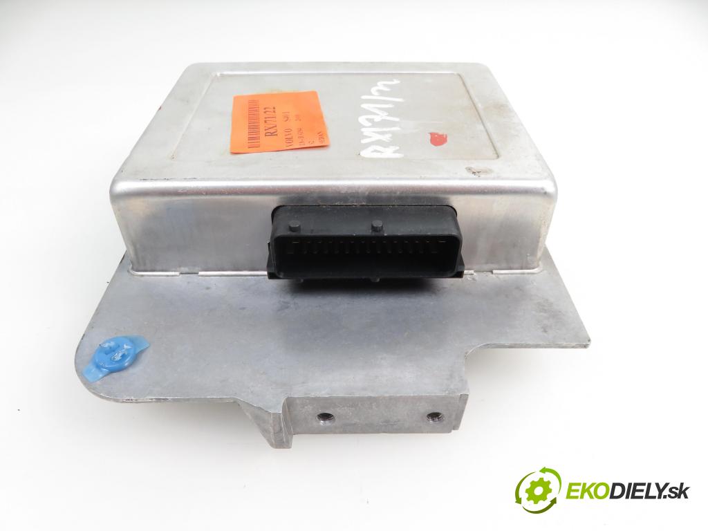 VOLVO S40 I (VS) SEDAN 2001 1783,00 Sterowniki silnika 1783,00 Riadiaca jednotka Motor P30882667;1T0404A03