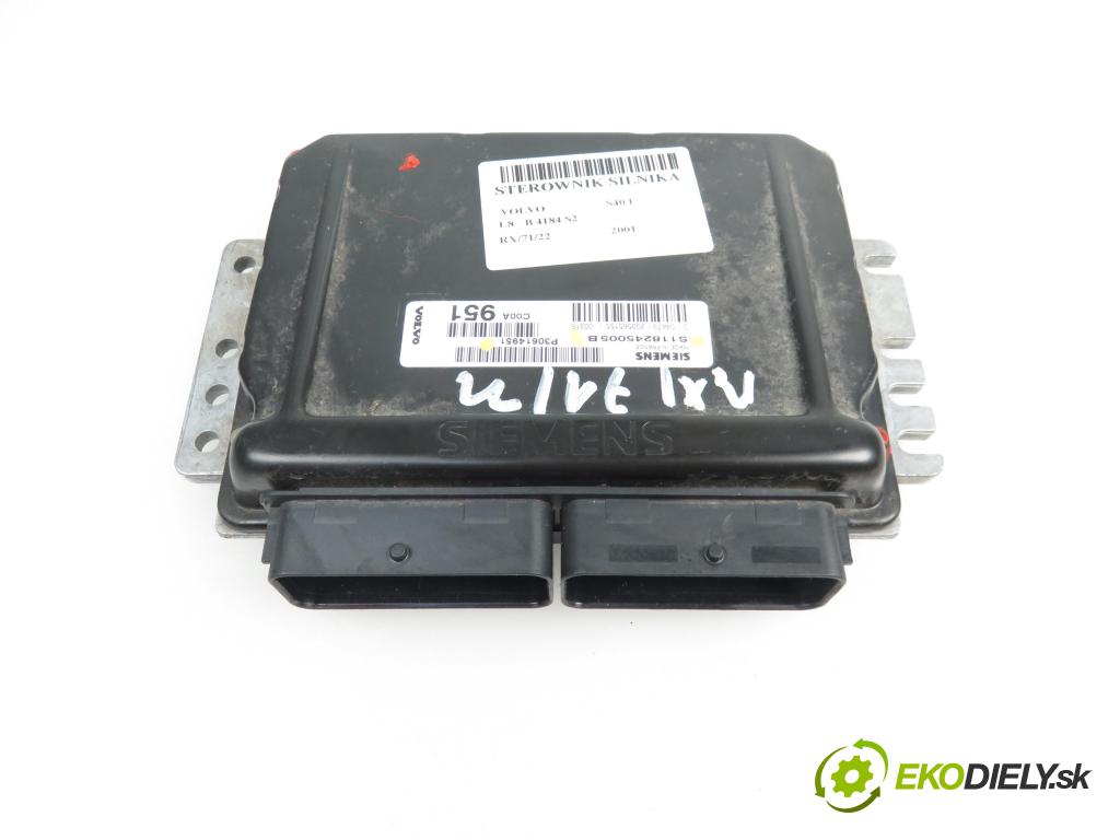 VOLVO S40 I (VS) SEDAN 2001 1783,00 Sterowniki silnika 1783,00 Riadiaca jednotka Motor S118245005B;P30614951