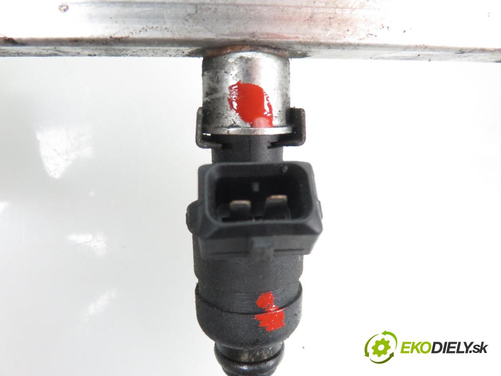 SKODA OCTAVIA I (1U2) LIFTBACK 1998 1781,00 Listwy wtryskowe 1781,00 Lišta vstrekovacia 06A90603ID (Vstrekovacie lišty)