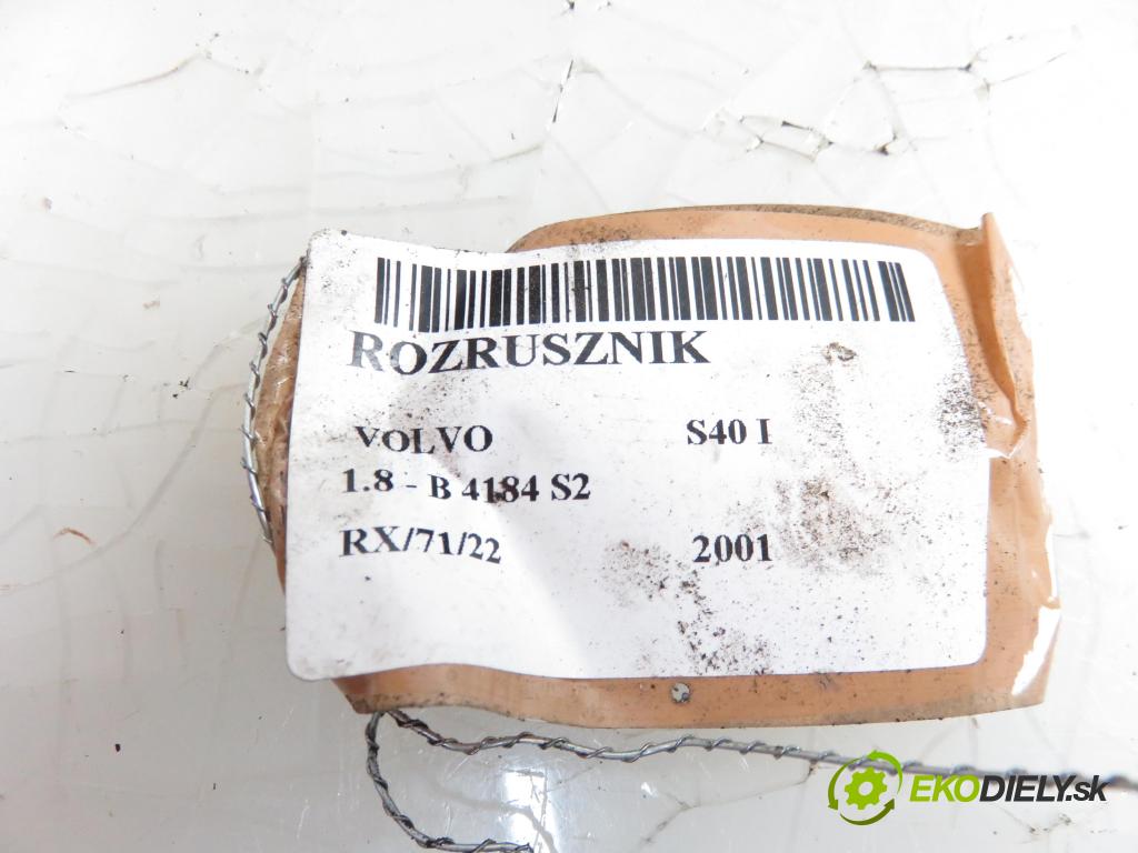 VOLVO S40 I (VS) SEDAN 2001 1783,00 Rozruszniki kompletne 1783,00 Štartér 0001108166 (Štartéry)