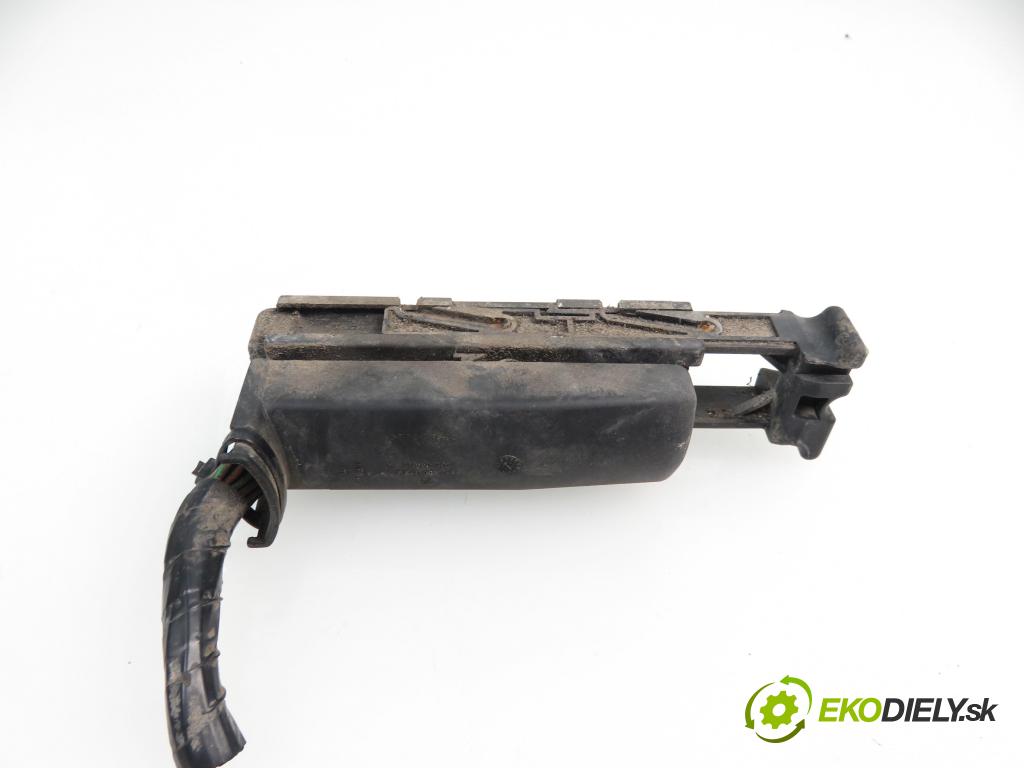 VW POLO CLASSIC (6V2) SEDAN 1995 1595,00 Sterowniki silnika 1595,00 Riadiaca jednotka Motor 6K0907311B;0261203752