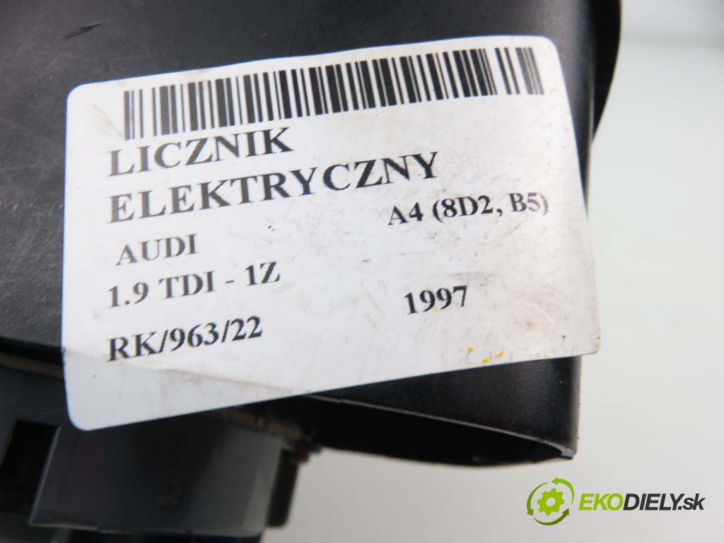 AUDI A4 (8D2, B5) SEDAN 1997 1896,00 Liczniki, zegary 1896,00 prístrojovka elektrický 110308695001;8D0919033AX