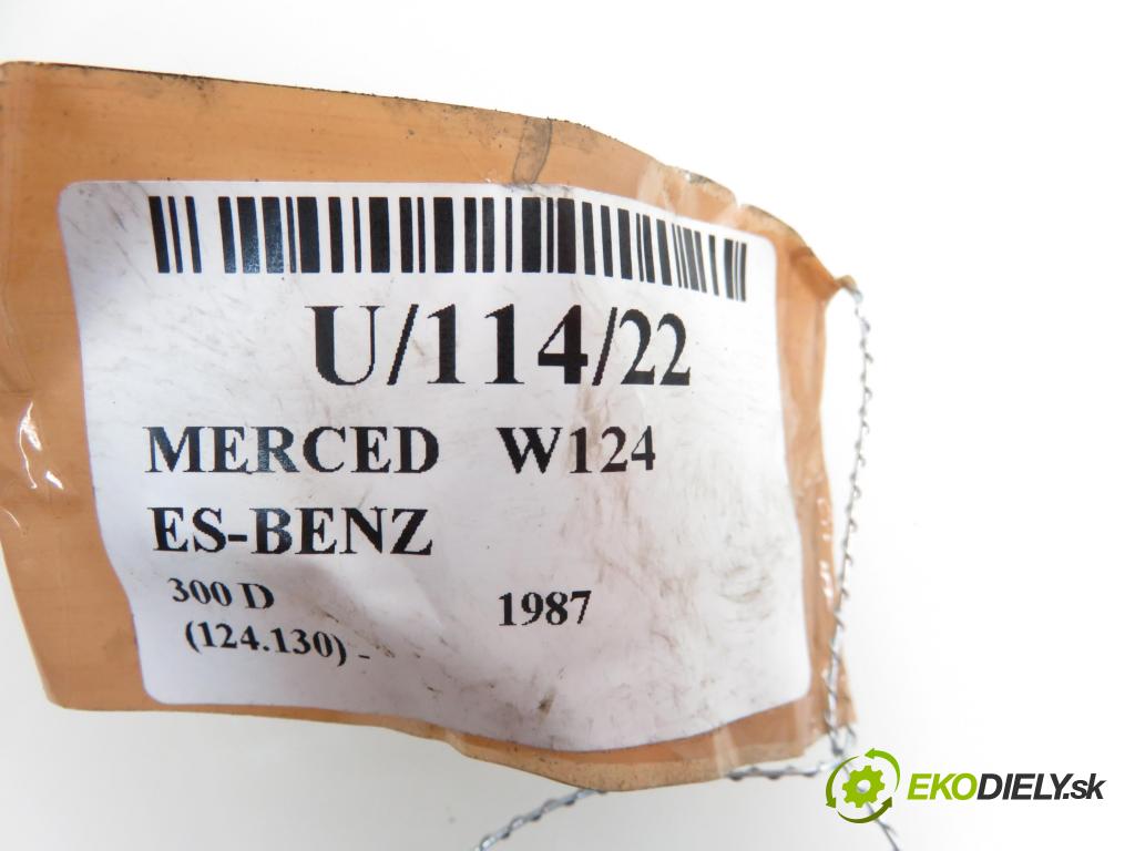 MERCEDES-BENZ Sedan (W124) SEDAN 1987 2996,00 Kierownice 2996,00 volant 1264640017 (Volanty)