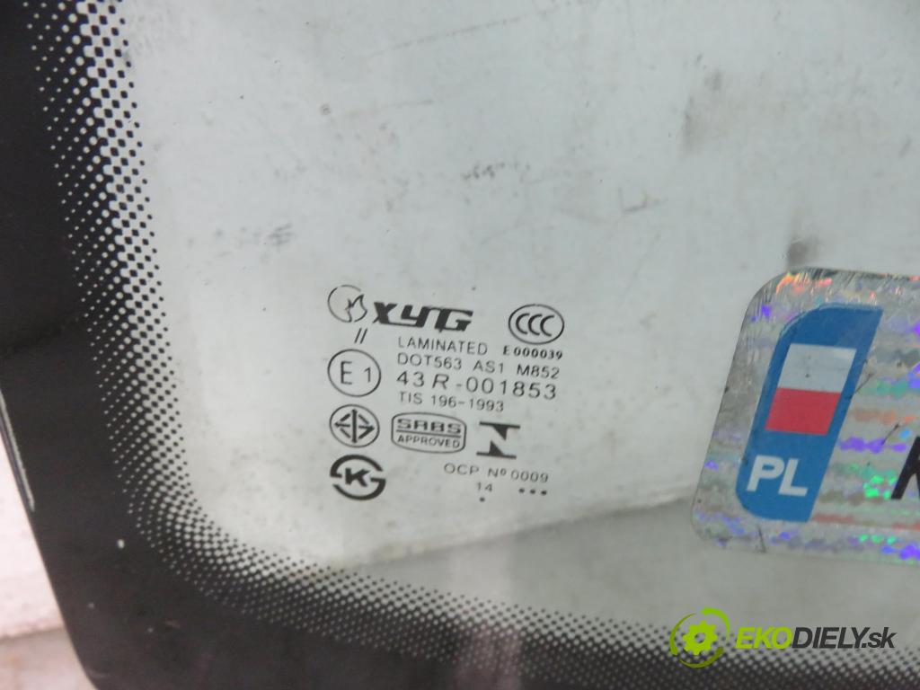 VW POLO CLASSIC (6V2) SEDAN 1995 1595,00 Przednie 1595,00 okno PŘEDNÍ