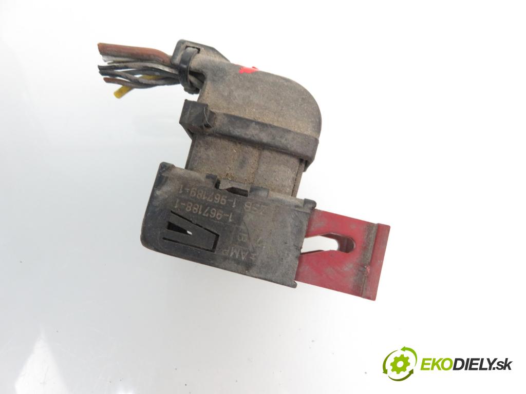 OPEL SIGNUM HB 2003 2172,00 Lampy przednie 2172,00 Svetlo LP