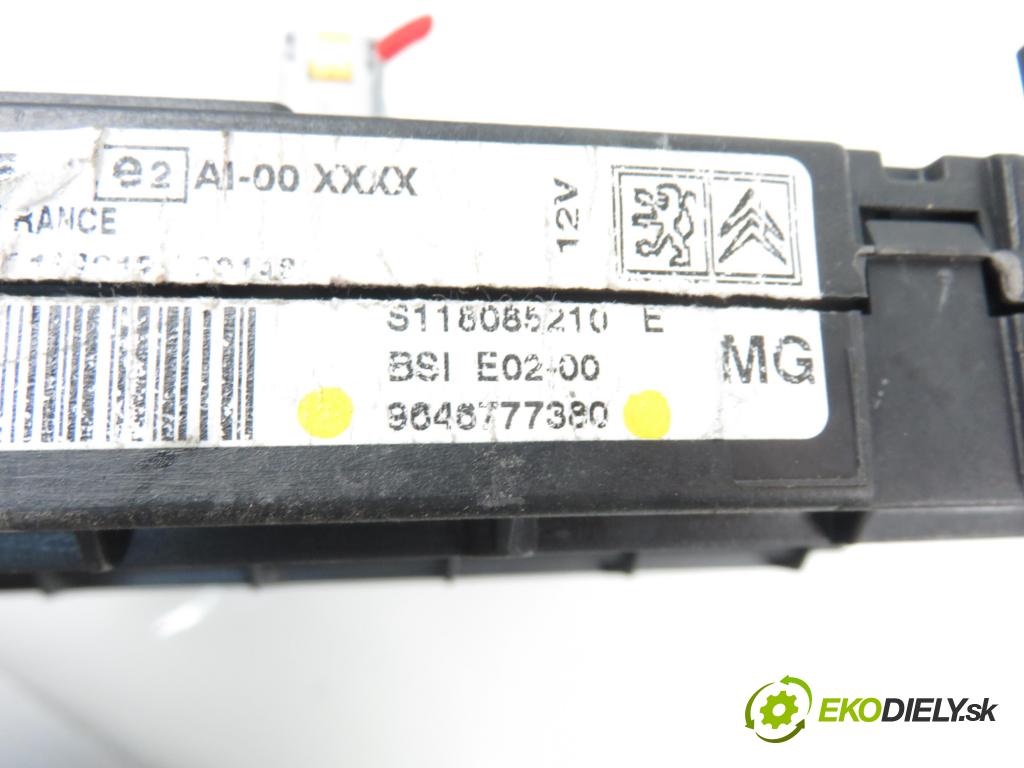 PEUGEOT 206 CC (2D) CABRIO 2002 1587,00 Poistková skrinka MODUL BSI 9646777380