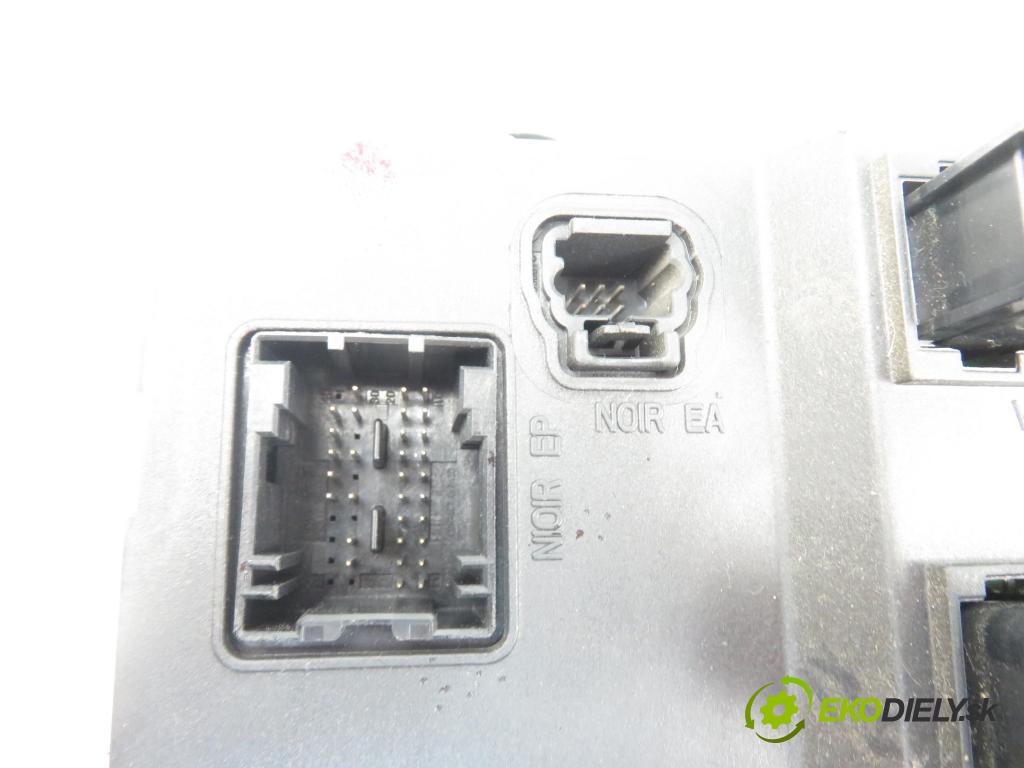 PEUGEOT 206 CC (2D) CABRIO 2002 1587,00 Poistková skrinka MODUL BSI 9646777380