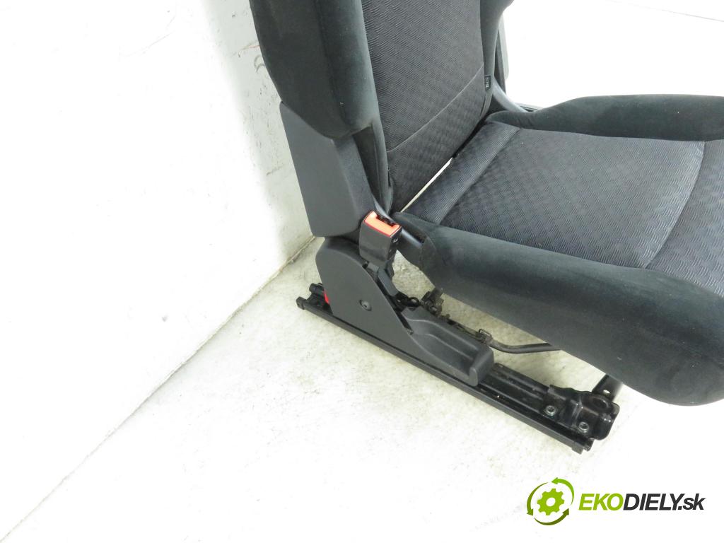 FORD GALAXY (WA6) MINIVAN 2007 1753,00 Fotele, kanapy 1753,00 Sedadlo 2 RIADOK: ľavy