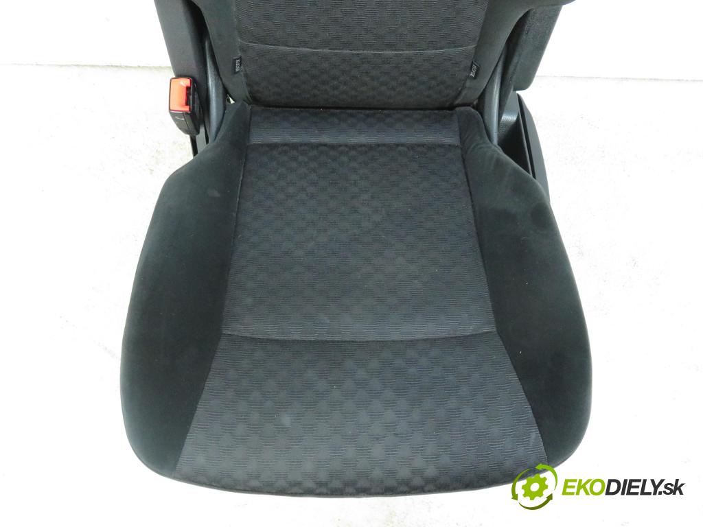 FORD GALAXY (WA6) MINIVAN 2007 1753,00 Fotele, kanapy 1753,00 Sedadlo 2 RIADOK: ľavy 