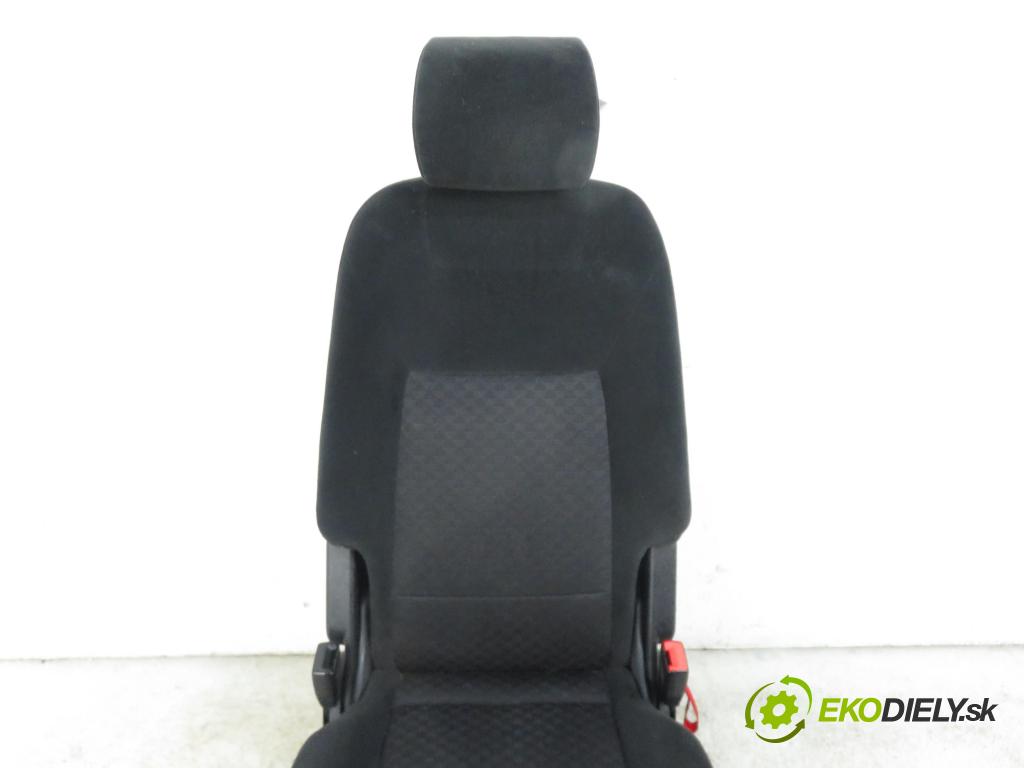 FORD GALAXY (WA6) MINIVAN 2007 1753,00 Fotele, kanapy 1753,00 Sedadlo 2 RIADOK: STREDNÝ: