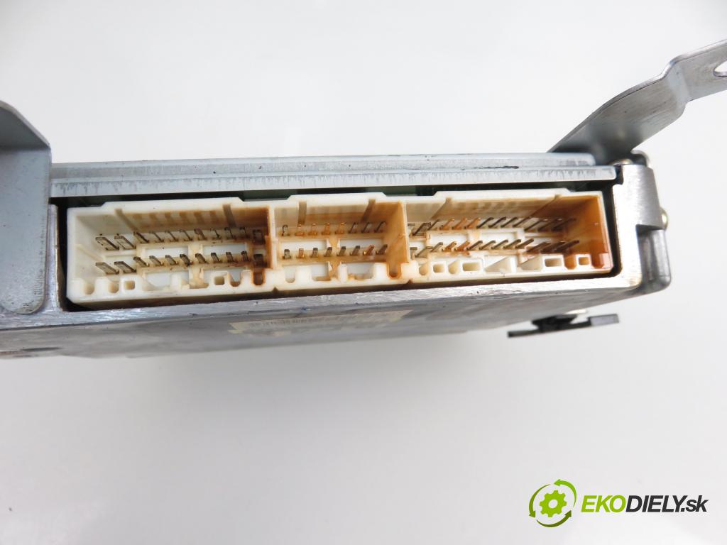 MAZDA 323 F VI (BJ) HB 2001 1998,00 Sterowniki silnika 1998,00 Riadiaca jednotka Motor RF4S18881C;2758005792