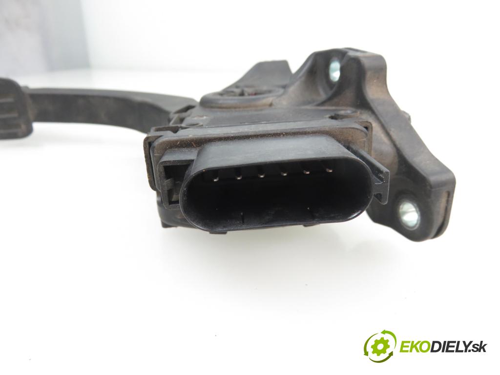 FORD MONDEO IV Turnier (BA7) KOMBI 2009 103,00 2.0 TDCi - QXBA 1997,00 Potenciometer plynu 6G929F836RC (Potenciometer plynového pedálu)