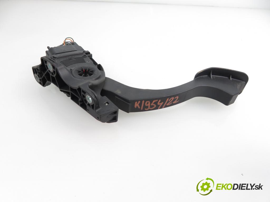 FORD MONDEO IV Turnier (BA7) KOMBI 2009 103,00 2.0 TDCi - QXBA 1997,00 Potenciometer plynu 6G929F836RC (Potenciometer plynového pedálu)