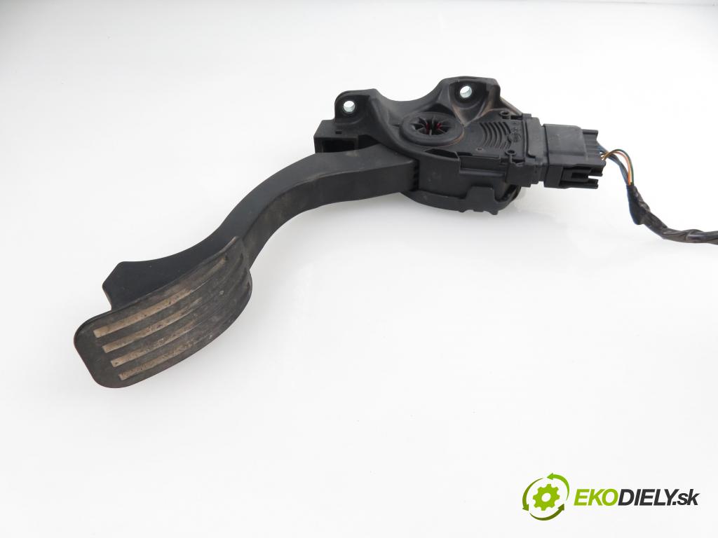 FORD MONDEO IV Turnier (BA7) KOMBI 2009 103,00 2.0 TDCi - QXBA 1997,00 Potenciometer plynu 6G929F836RC (Potenciometer plynového pedálu)