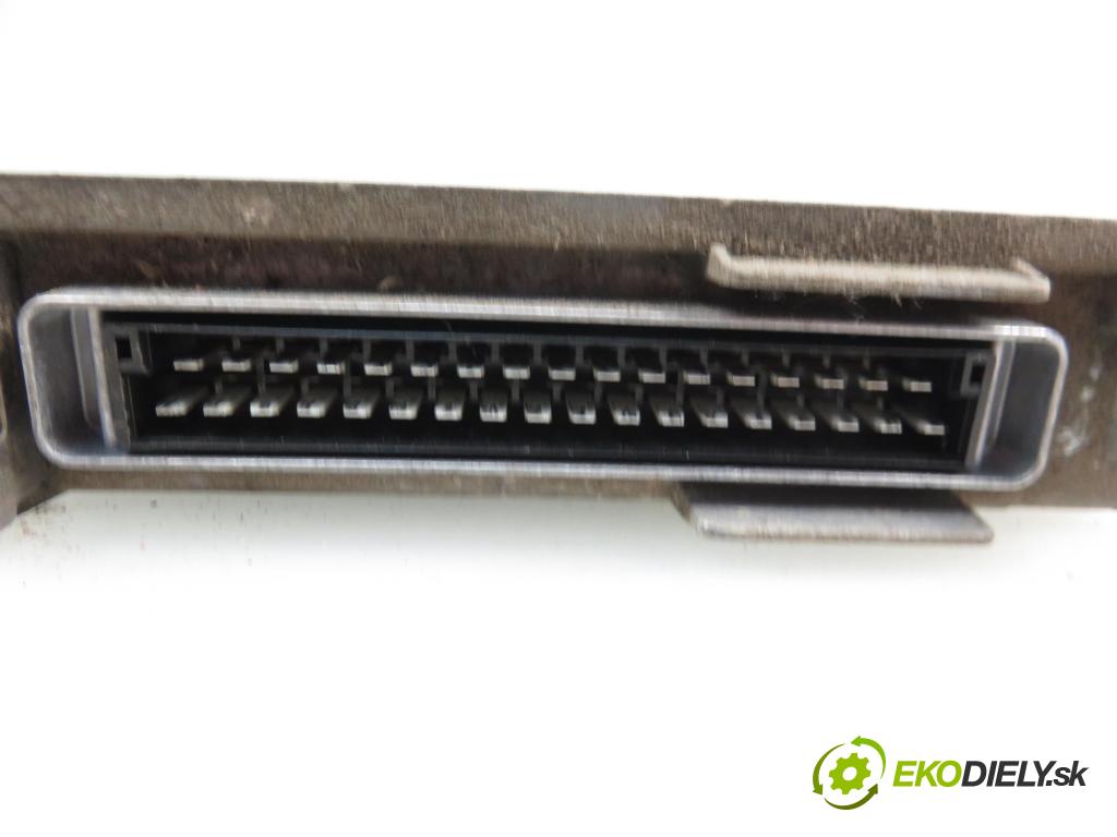 RENAULT CLIO II (BB_, CB_) HB 1998 1149,00 Sterowniki silnika 1149,00 Riadiaca jednotka Motor 7700868294;8200031656;8200033337
