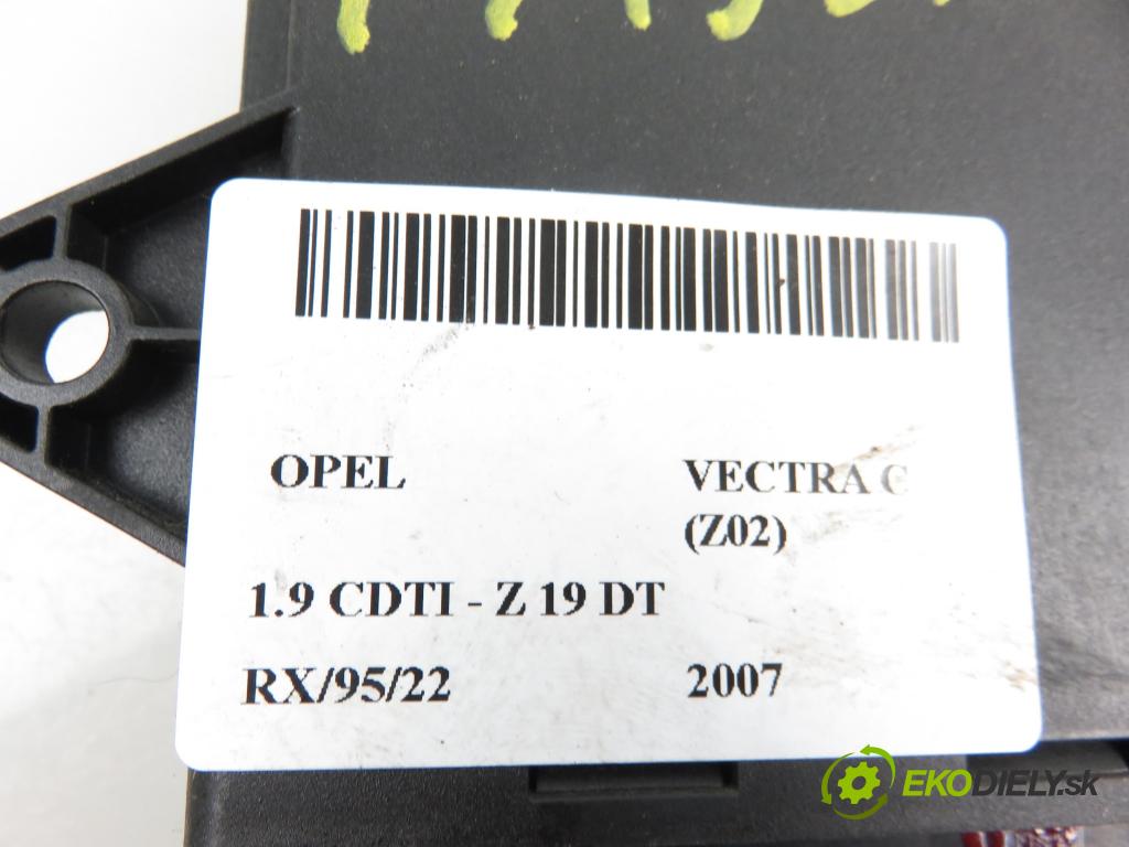 OPEL VECTRA C (Z02) LIFTBACK 2007 1910,00 Moduły komfortu 1910,00 MODUL komfortu 13193371