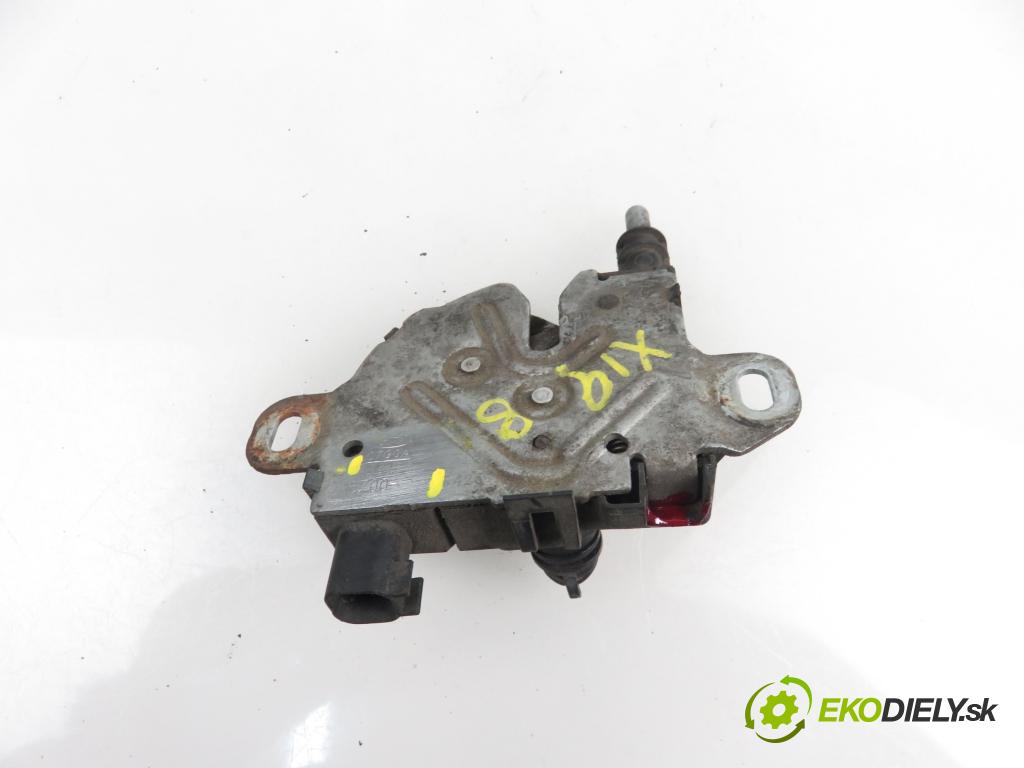 FORD FOCUS II (DA_, HCP) HB 2006 1560,00 Zamki 1560,00 zámok kapoty 3M5116700AB